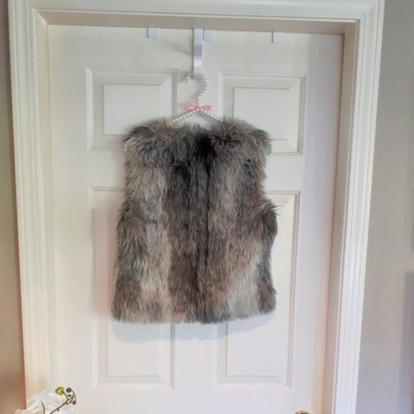 EUC Kookaï ombre grey faux fur short vest Size L - Picture 4 of 4